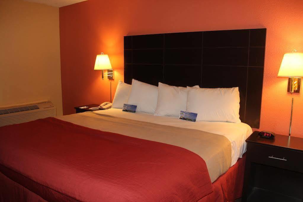 Red Roof Inn & Suites Сан Анджело Екстериор снимка